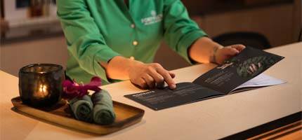 FORTYSEVEN_Spa-Receptionistin_430x200